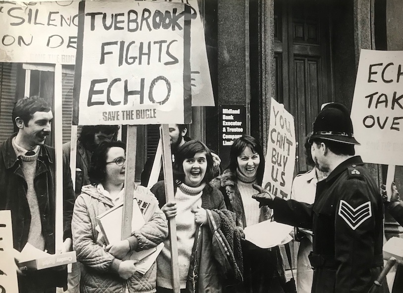 Chrissie Maher protestando. Fuente: freepressarchive.